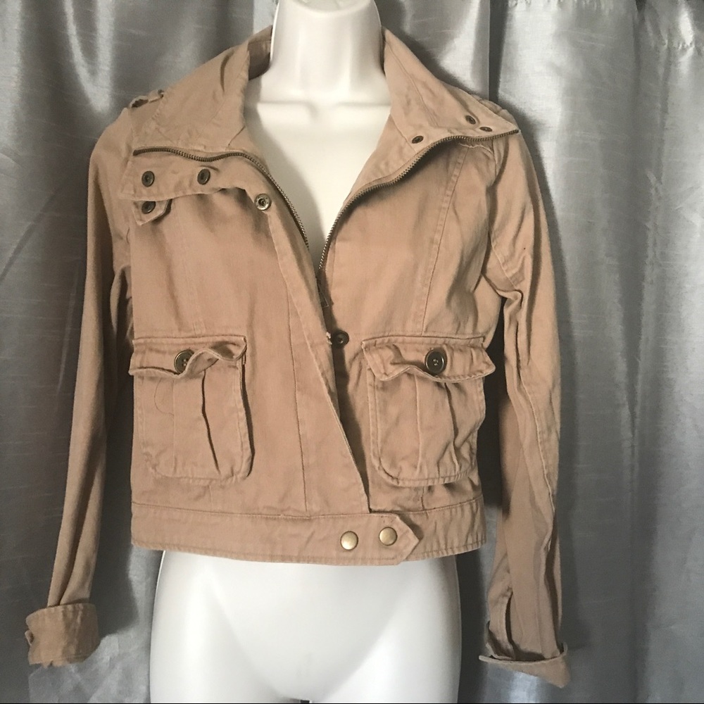 Beige coat - Picture 4 of 5